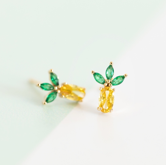 Pineapple Studs (S925) - Picture 8 of 9